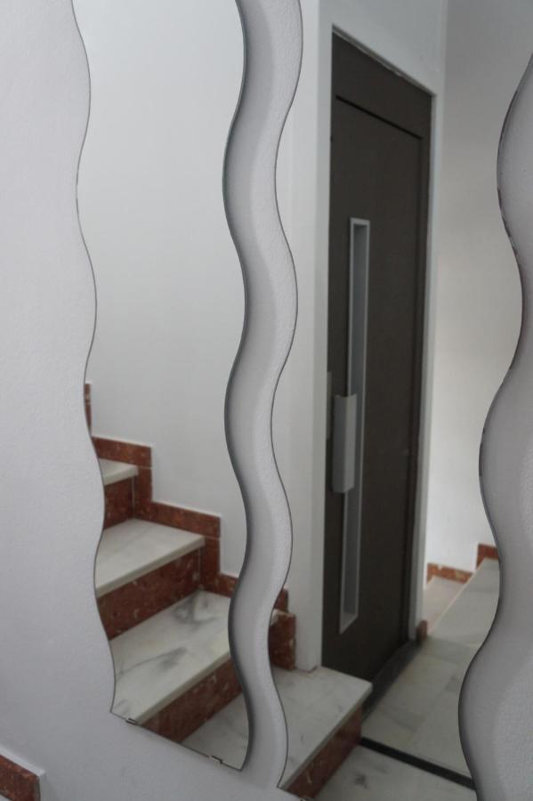 Hostal La Conilena 콘일데라프론테라 외부 사진
