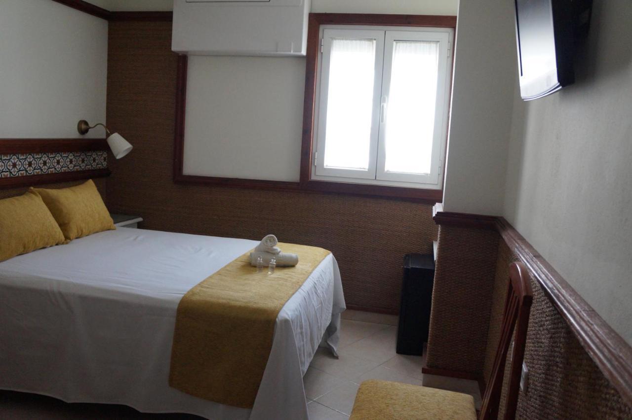 Hostal La Conilena 콘일데라프론테라 외부 사진