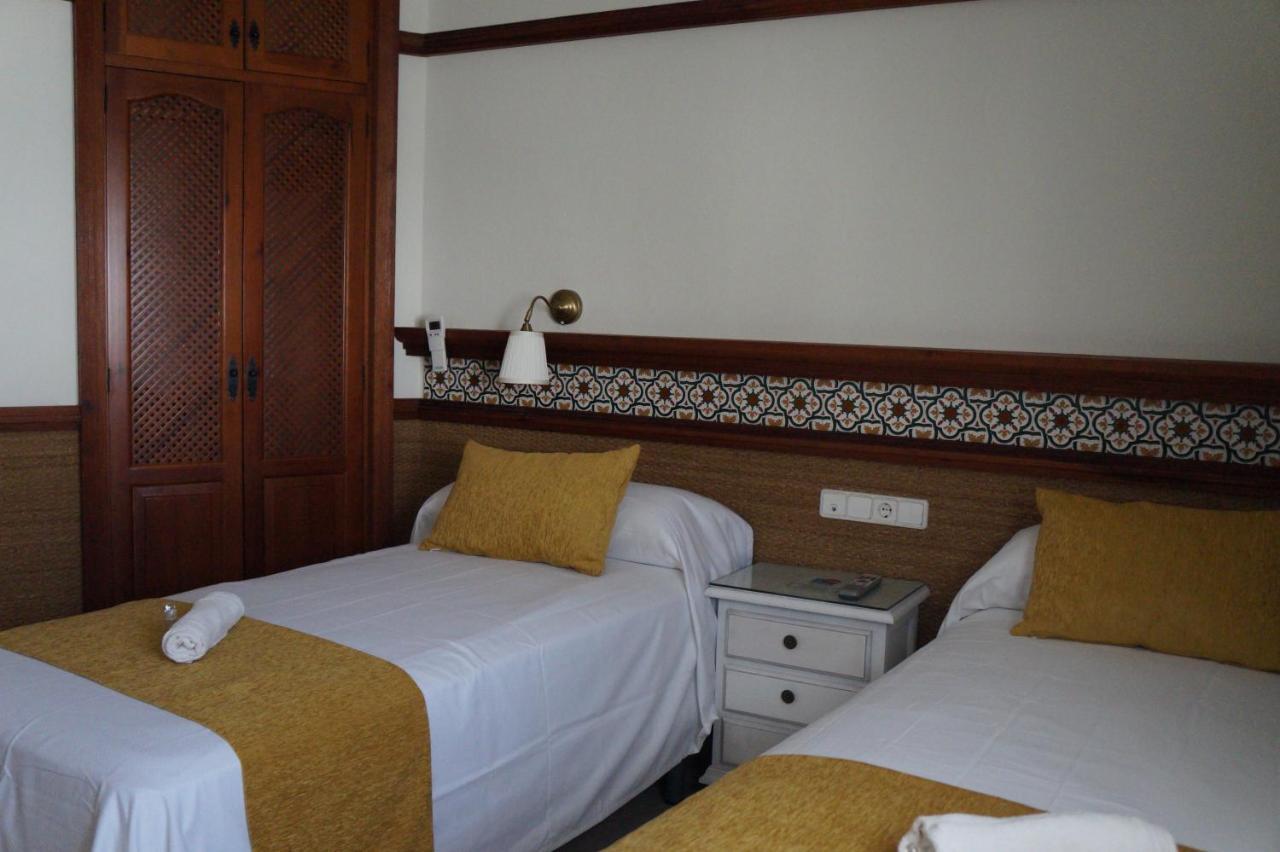 Hostal La Conilena 콘일데라프론테라 외부 사진
