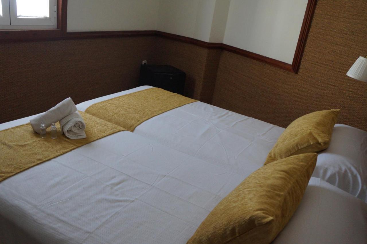 Hostal La Conilena 콘일데라프론테라 외부 사진
