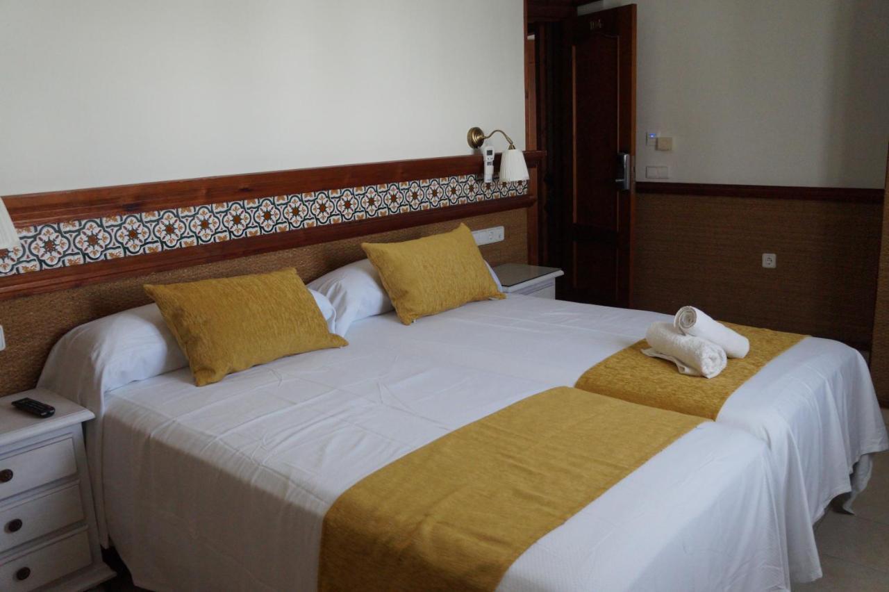 Hostal La Conilena 콘일데라프론테라 외부 사진