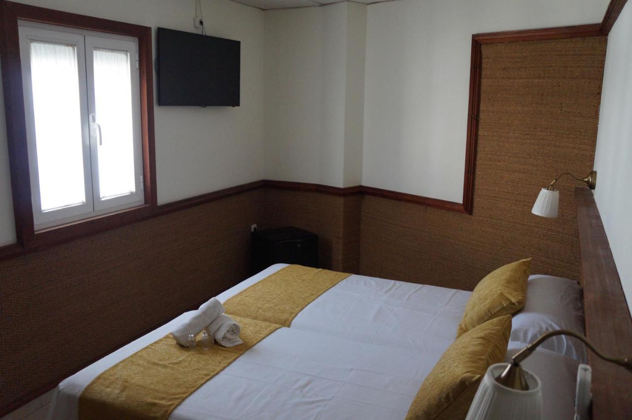 Hostal La Conilena 콘일데라프론테라 외부 사진