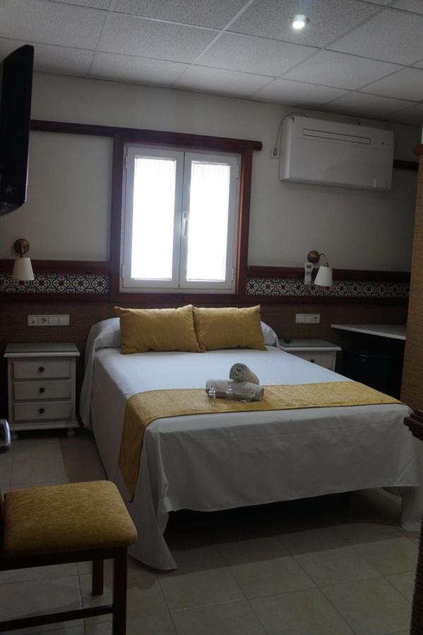Hostal La Conilena 콘일데라프론테라 외부 사진
