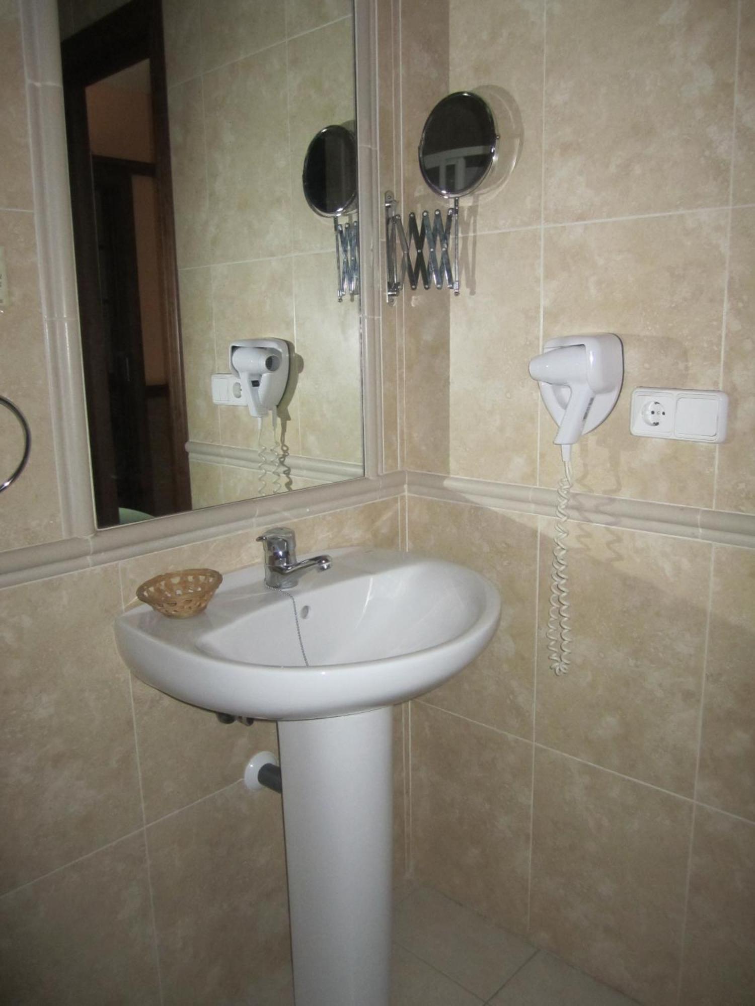 Hostal La Conilena 콘일데라프론테라 외부 사진